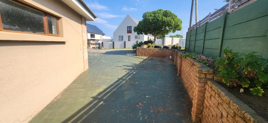 3 Bedroom Property for Sale in Dana Bay Western Cape